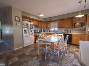 537 Folsom Avenue, Folsom PA 19033