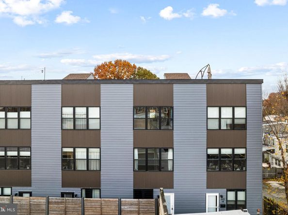443 Shurs Lane 13, Philadelphia PA 19128