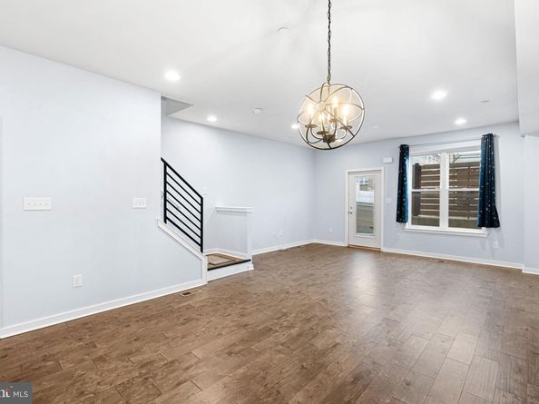 443 Shurs Lane 13, Philadelphia PA 19128