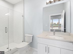 443 Shurs Lane 13, Philadelphia PA 19128