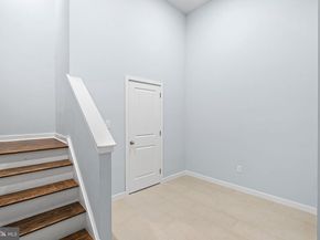 443 Shurs Lane 13, Philadelphia PA 19128