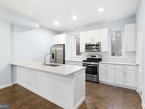 443 Shurs Lane 13, Philadelphia PA 19128