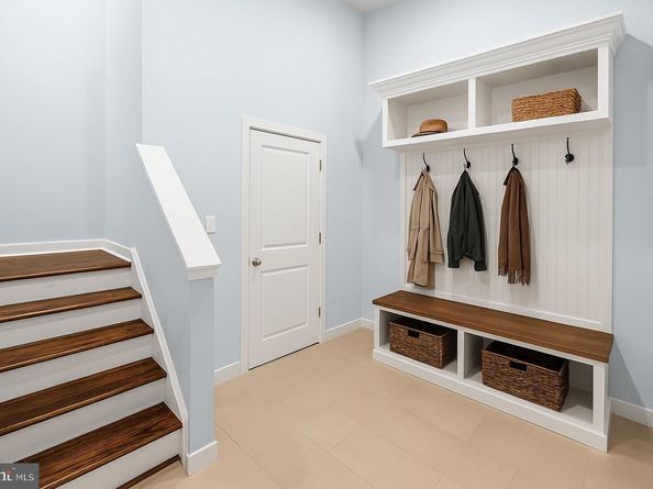 443 Shurs Lane 13, Philadelphia PA 19128