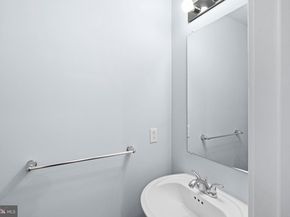 443 Shurs Lane 13, Philadelphia PA 19128