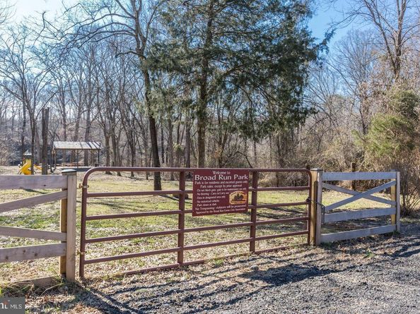 104 W Amhurst Pl, Sterling VA 20164