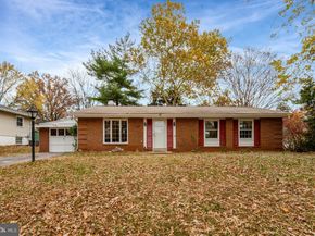 104 W Amhurst Pl, Sterling VA 20164