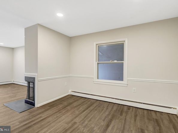 104 W Amhurst Pl, Sterling VA 20164