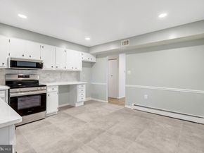 104 W Amhurst Pl, Sterling VA 20164