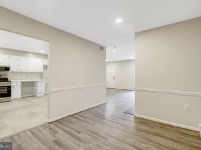 104 W Amhurst Pl, Sterling VA 20164