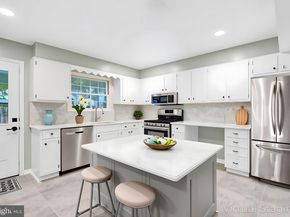 104 W Amhurst Pl, Sterling VA 20164