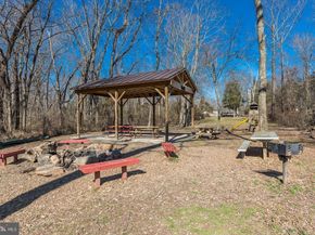 104 W Amhurst Pl, Sterling VA 20164