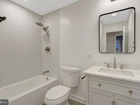 104 W Amhurst Pl, Sterling VA 20164