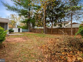 104 W Amhurst Pl, Sterling VA 20164