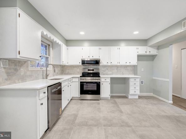 104 W Amhurst Pl, Sterling VA 20164