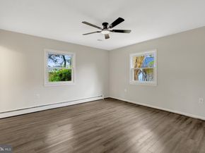 104 W Amhurst Pl, Sterling VA 20164