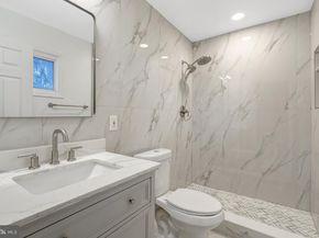 104 W Amhurst Pl, Sterling VA 20164