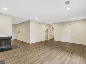 104 W Amhurst Pl, Sterling VA 20164