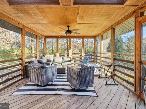 1105 Westbriar Court NE, Vienna VA 22180