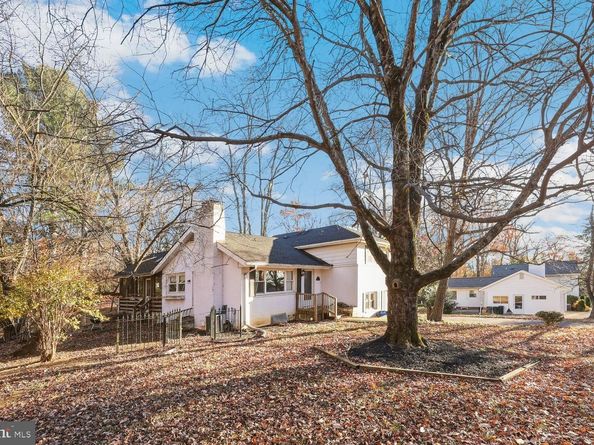 1105 Westbriar Court NE, Vienna VA 22180