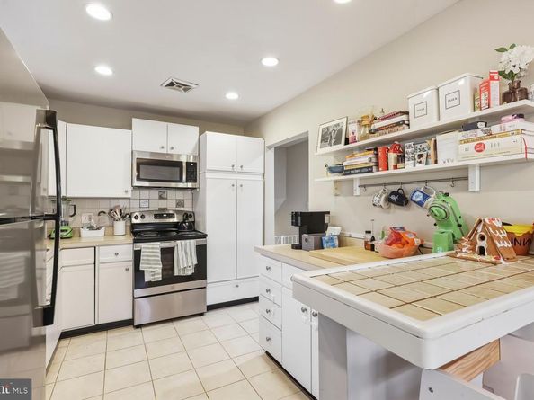 1105 Westbriar Court NE, Vienna VA 22180