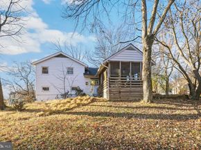 1105 Westbriar Court NE, Vienna VA 22180