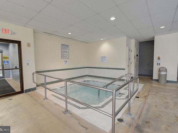 5225 Pooks Hill Road 121N, Bethesda MD 20814