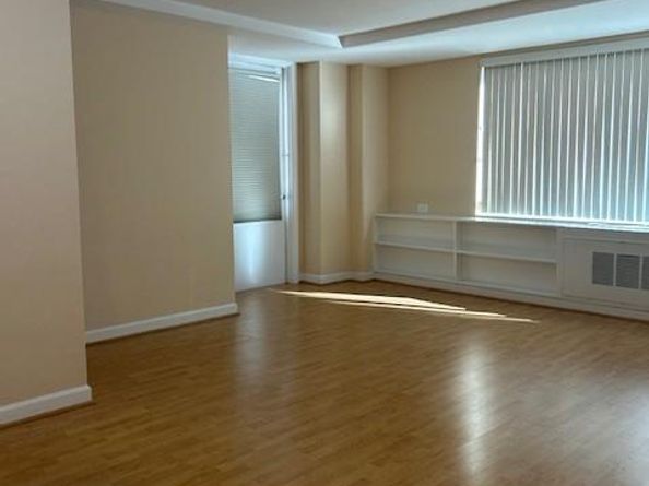 1121 Arlington Boulevard 807, Arlington VA 22209