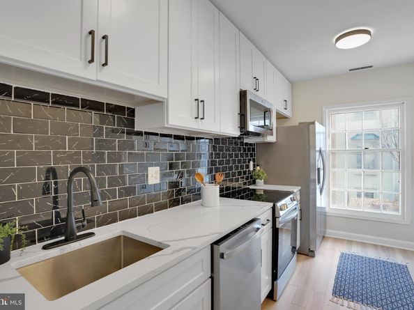 4339 Massachusetts Avenue NW 4339, Washington DC 20016