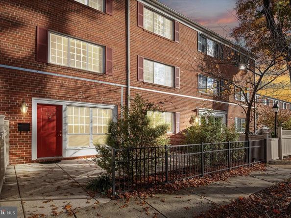 1247 N Van Dorn Street, Alexandria VA 22304