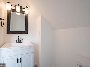 42 Hollyhock Lane, Levittown PA 19055