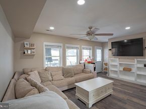 42 Hollyhock Lane, Levittown PA 19055