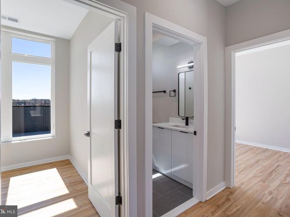 1358 Florida Avenue NE PH2, Washington DC 20002