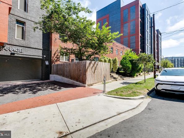 81 Q Street SW, Washington DC 20024