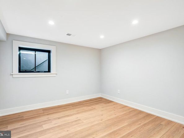 5921 Chesterbrook Road, Mclean VA 22101