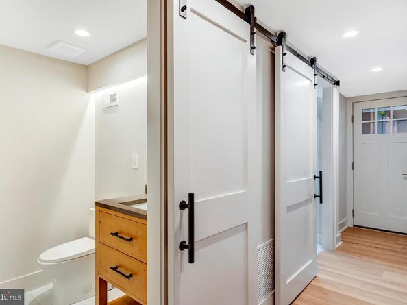 5921 Chesterbrook Road, Mclean VA 22101