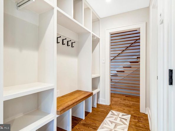 5921 Chesterbrook Road, Mclean VA 22101