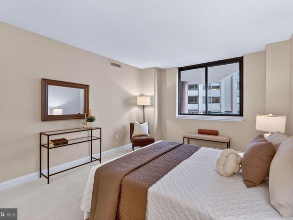 4550 N Park Avenue 301, Chevy Chase MD 20815