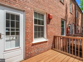 1021 S Barton Street 124, Arlington VA 22204
