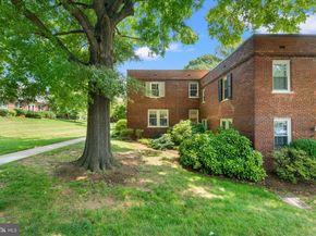 1021 S Barton Street 124, Arlington VA 22204