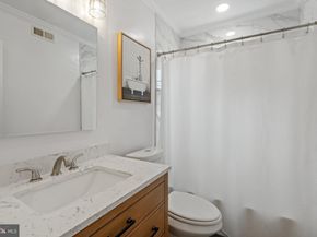 1021 S Barton Street 124, Arlington VA 22204
