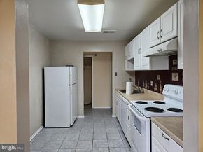 511 Florida Avenue 201, Herndon VA 20170
