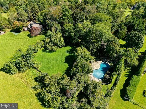 195 Woodhill Road, Newtown PA 18940