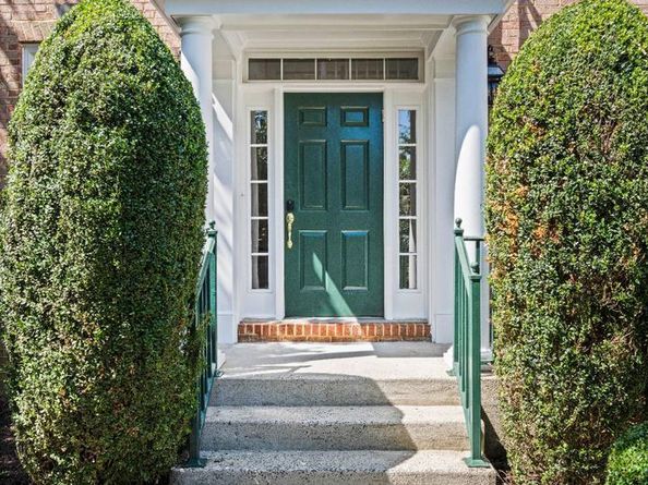 1944 Lord Fairfax Road, Vienna VA 22182