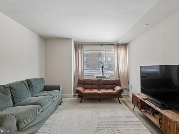 2101 Chestnut Street 303, Philadelphia PA 19103