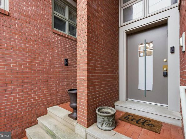 114 Bainbridge Street, Philadelphia PA 19147
