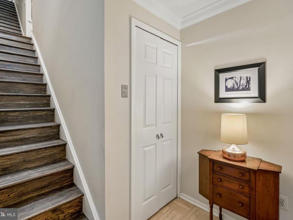 16 Saint James Court, Philadelphia PA 19106
