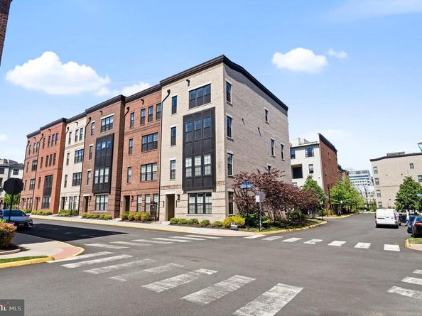7538 Sawyer Farm Way 1414, Mclean VA 22102