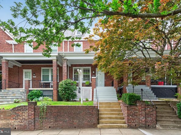 2226 39TH Place NW, Washington DC 20007