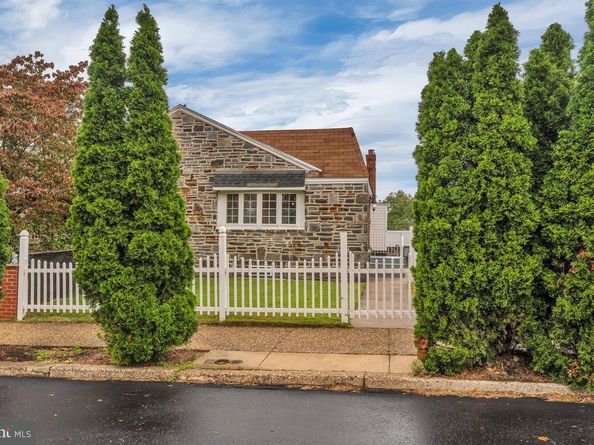 9106 Wooden Bridge Road, Philadelphia PA 19136
