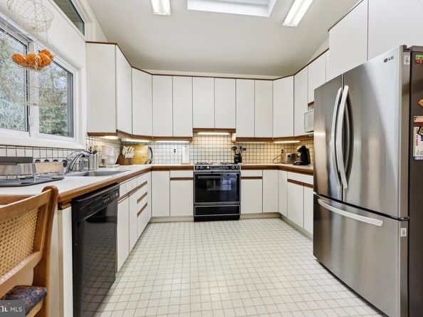 5417 Gary Place, Alexandria VA 22311